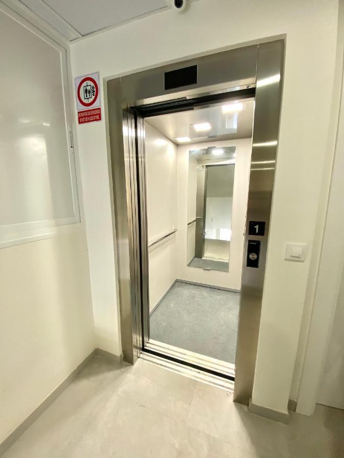 Apartamentos Turisticos Victoria Almunecar Luaran gambar