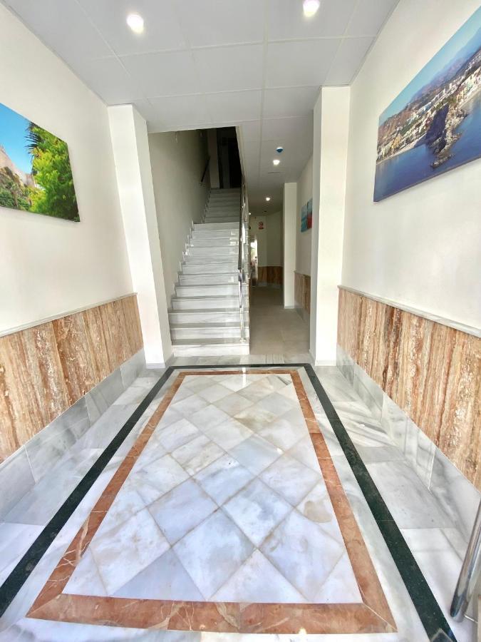 Apartamentos Turisticos Victoria Almunecar Luaran gambar