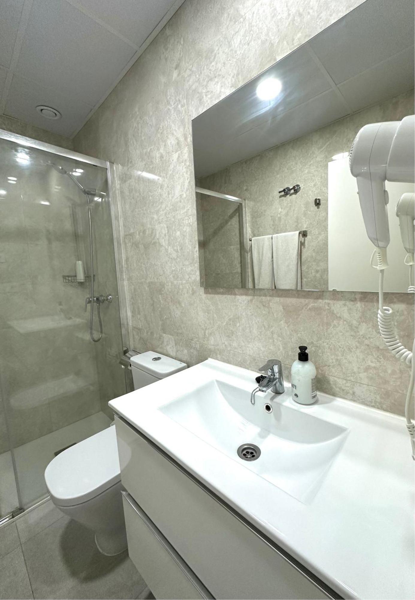 Apartamentos Turisticos Victoria Almunecar Luaran gambar