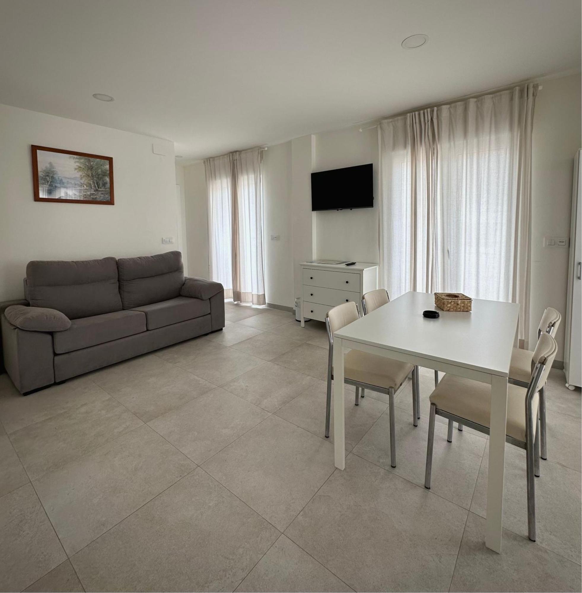 Apartamentos Turisticos Victoria Almunecar Luaran gambar