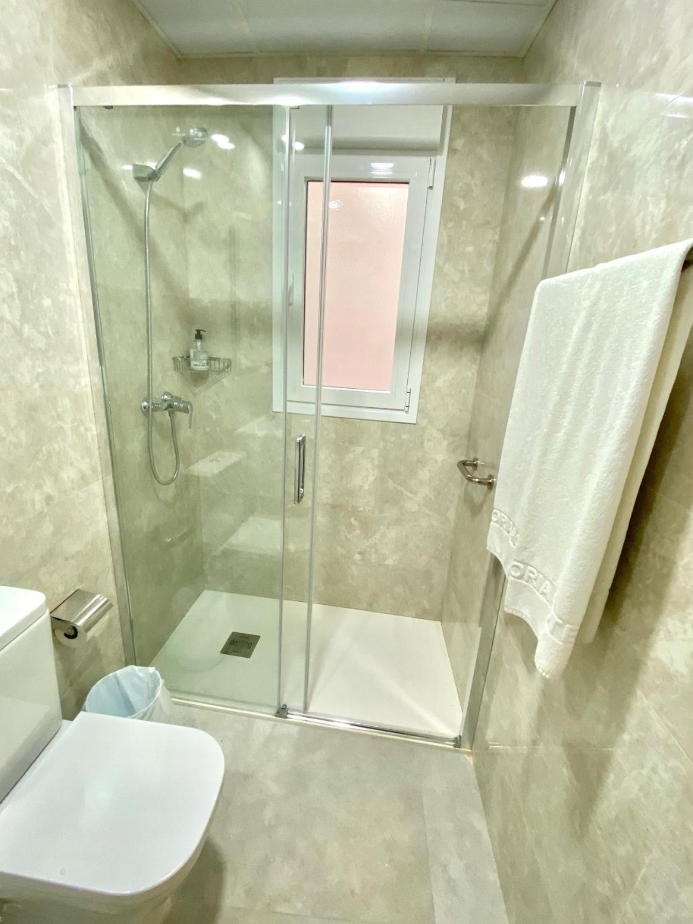 Apartamentos Turisticos Victoria Almunecar Luaran gambar