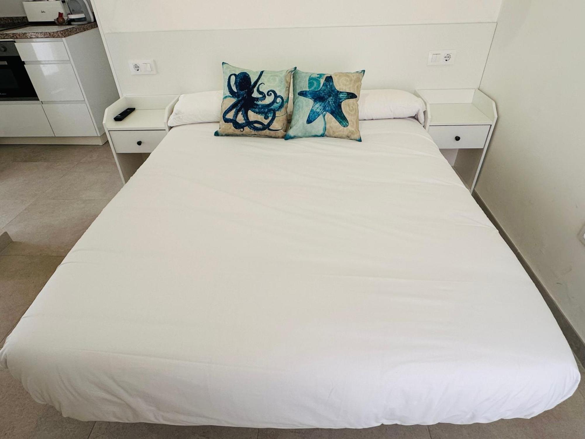 Apartamentos Turisticos Victoria Almunecar Luaran gambar